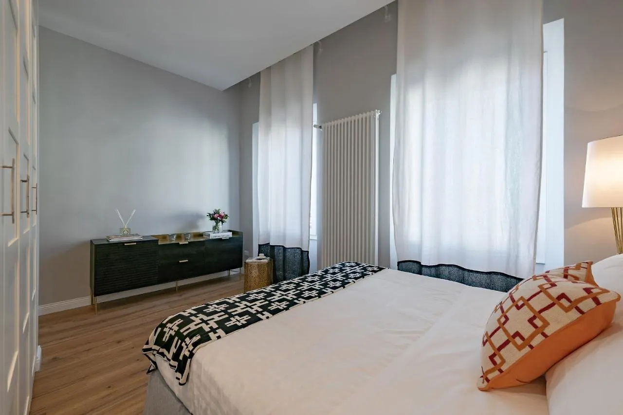 Apartments Florence-Flamingo Luxury 0*, Florence Italy