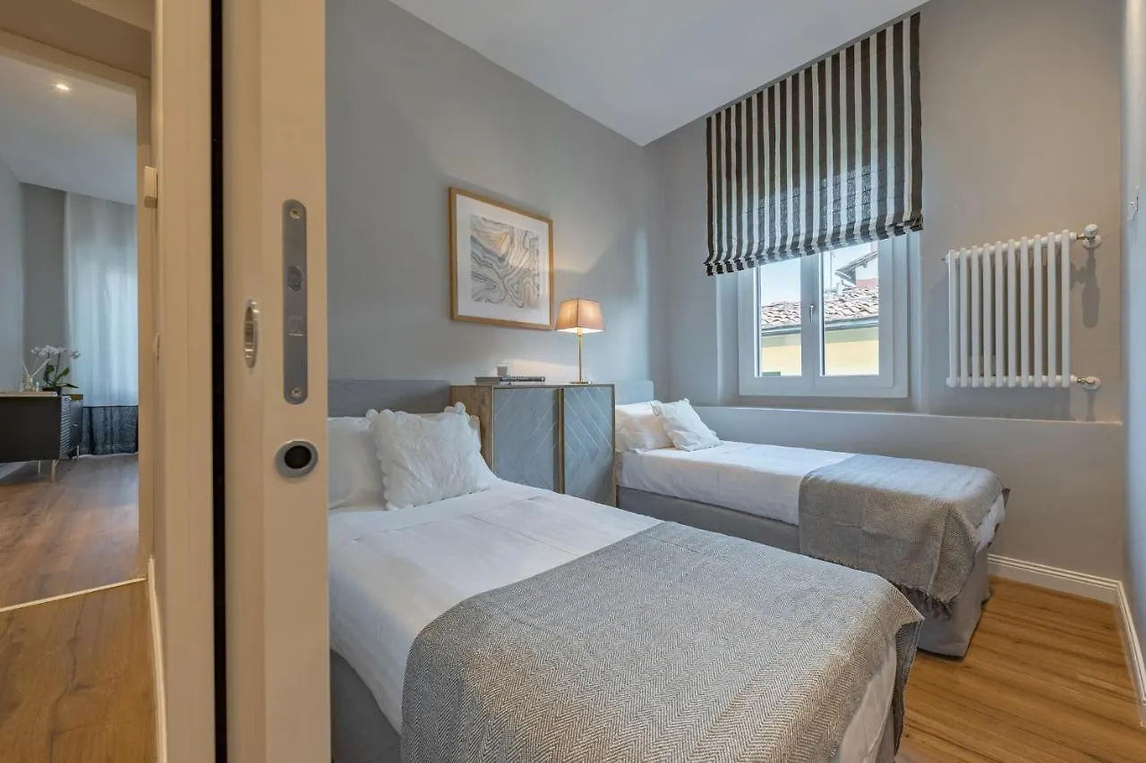 Apartments Florence-Flamingo Luxury 0*, Florence
